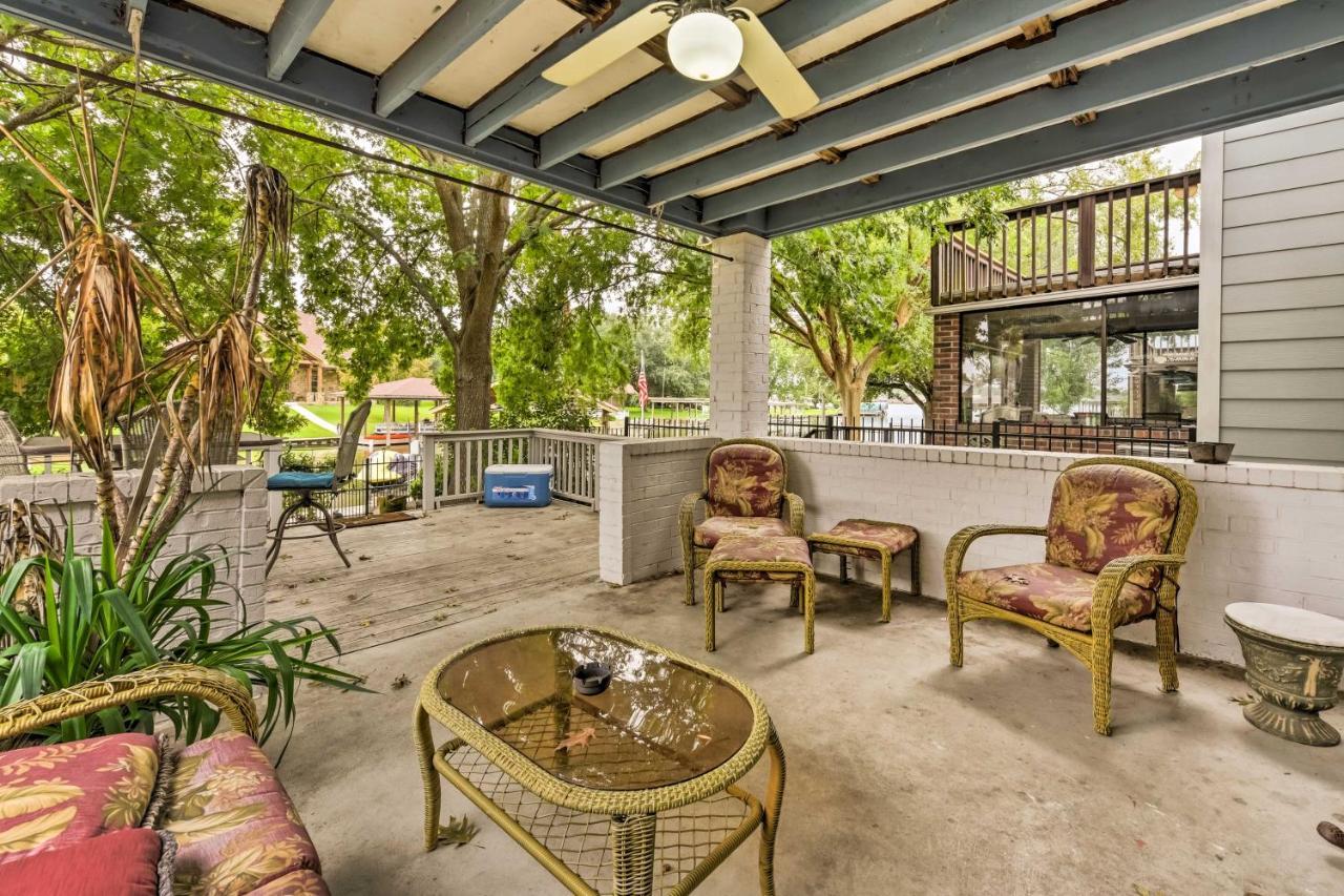 Willis Quiet Lake Conroe Townhome With 2 Boat Slips! מראה חיצוני תמונה