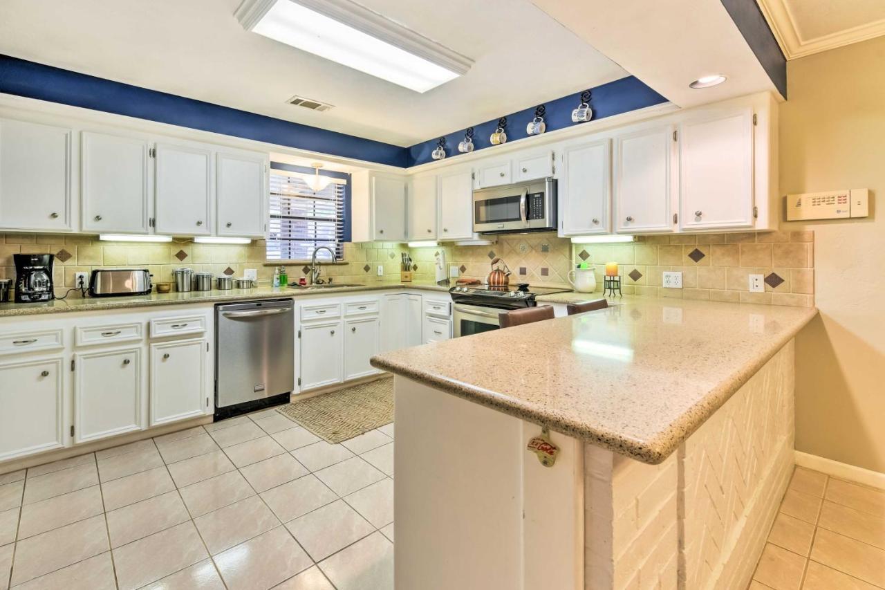Willis Quiet Lake Conroe Townhome With 2 Boat Slips! מראה חיצוני תמונה
