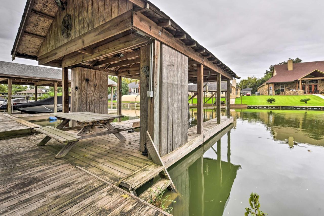 Willis Quiet Lake Conroe Townhome With 2 Boat Slips! מראה חיצוני תמונה