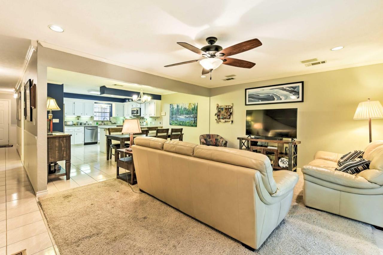 Willis Quiet Lake Conroe Townhome With 2 Boat Slips! מראה חיצוני תמונה