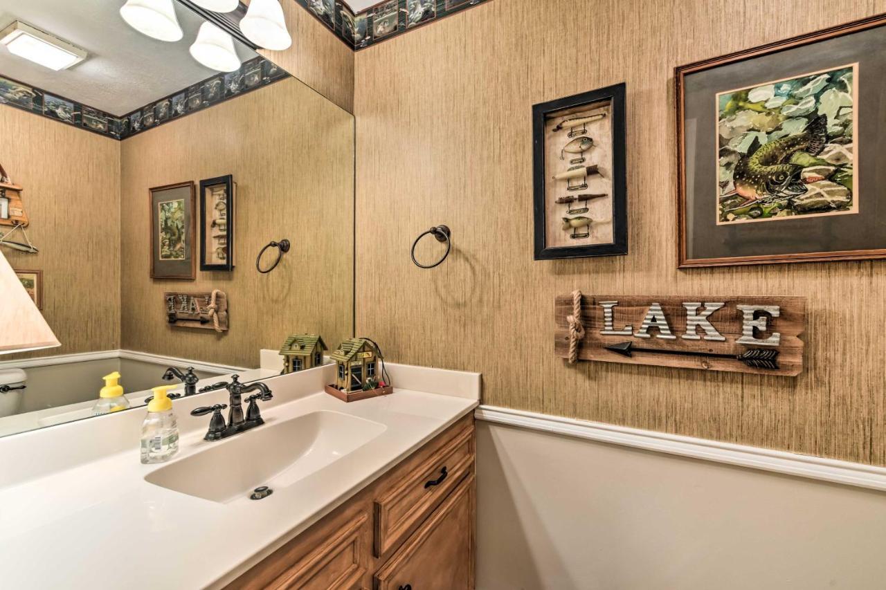 Willis Quiet Lake Conroe Townhome With 2 Boat Slips! מראה חיצוני תמונה