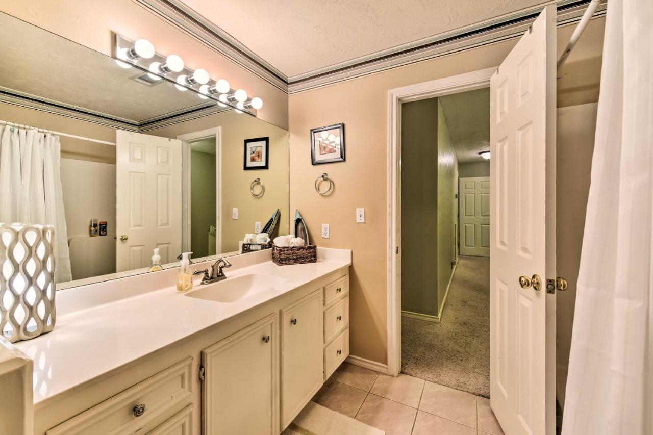Willis Quiet Lake Conroe Townhome With 2 Boat Slips! מראה חיצוני תמונה