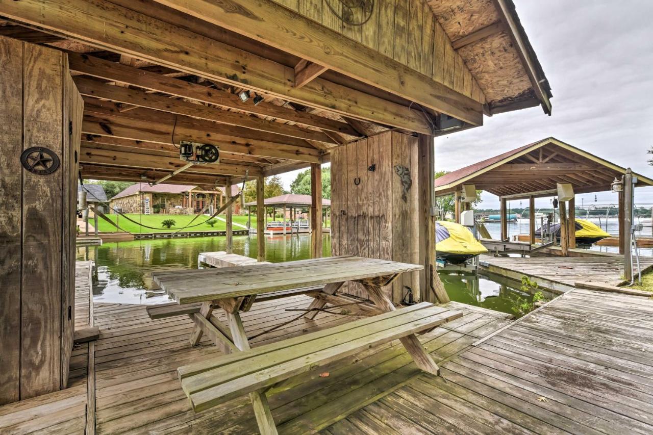 Willis Quiet Lake Conroe Townhome With 2 Boat Slips! מראה חיצוני תמונה